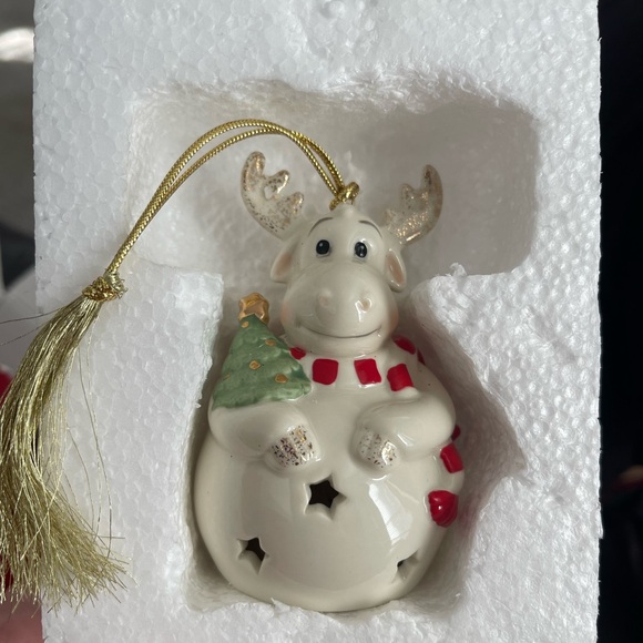 NWT Color changing moose ornament - Picture 2 of 8